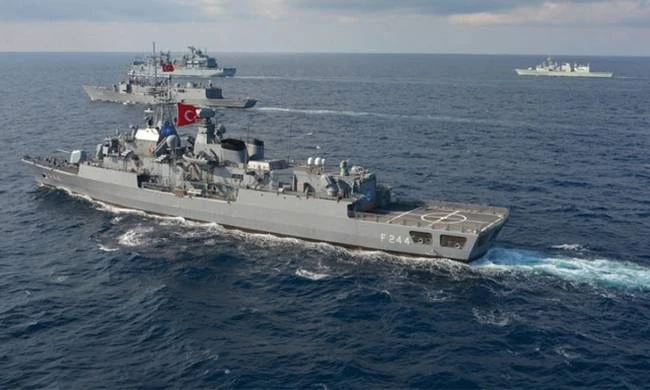 Η Τουρκία καταλαβαίνει μόνο με όπλα και όχι λόγια – Βγάζει ξανά τον Στόλο της στο Αιγαίο για ασκήσεις αμέσως μετά την συνάντηση Αποστολάκη-Ακάρ